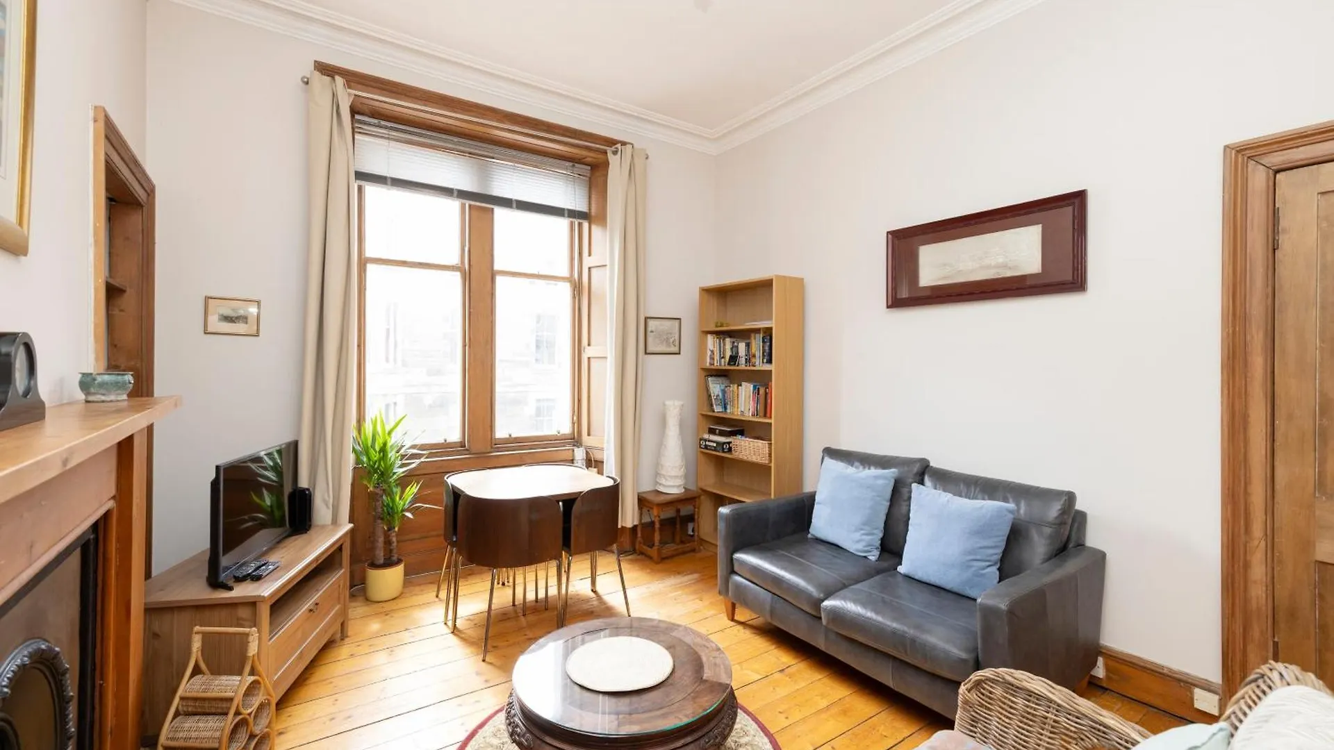 Charming 1-Bedroom Edinburgh City Getaway